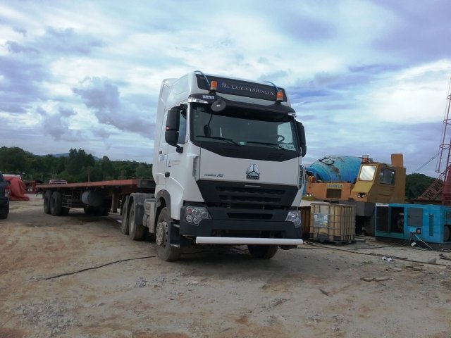 Hauling Equipment - Tractor Head